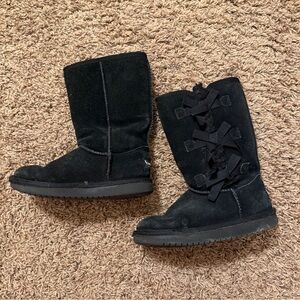 Koolaburra Black Suede Bow-Back Booties